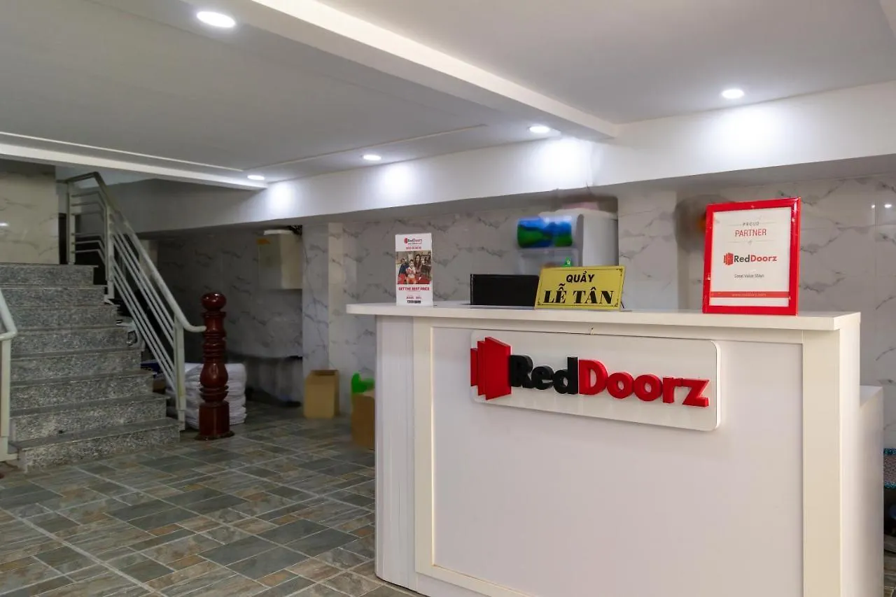 Reddoorz Near Etown 4 Hotel Ho Chi Minh City 2*,